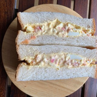 朝食におすすめ♫トマトと卵のサンドイッチ